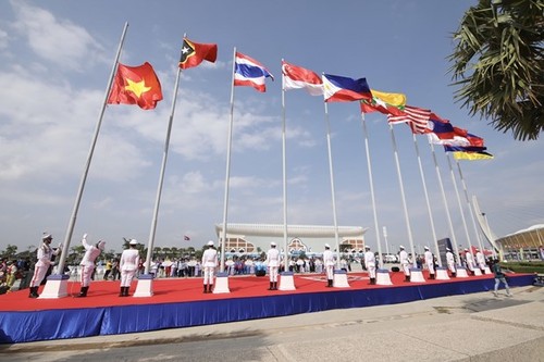 SEA Games 32 flag raising ceremony welcomes participating teams  - ảnh 1