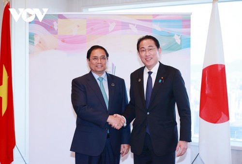 Prime Minister Pham Minh Chinh meets leaders of Japan, Brazil, Ukraine - ảnh 1