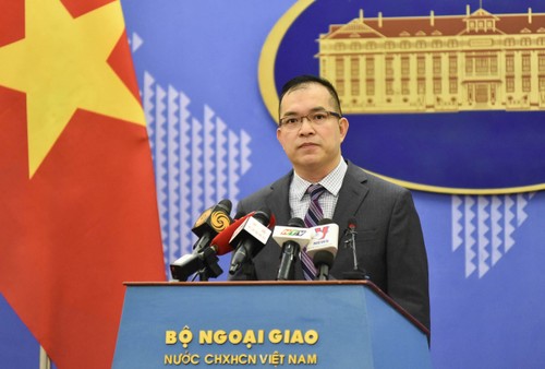 Vietnam tracks Chinese vessel infringing on exclusive economic zone - ảnh 1