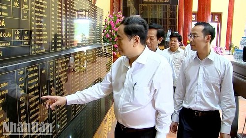 Sacrifices of heroes remembered as Vietnam anticipates Invalids and Martyrs' Day - ảnh 1