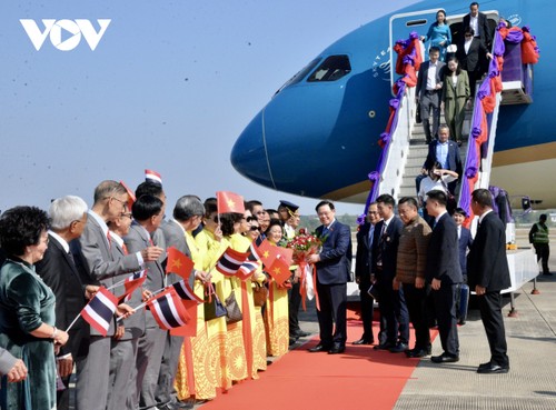 NA Chairman opens Vietnam Town in Thailand’s Udon Thani  - ảnh 1