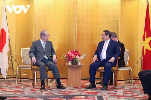 PM Pham Minh Chinh receives former Japanese PM Fukuda Yasuo - ảnh 2