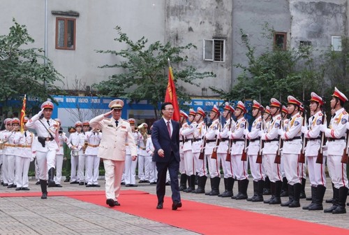 President inspects police’s combat readiness ahead of Tet  - ảnh 1