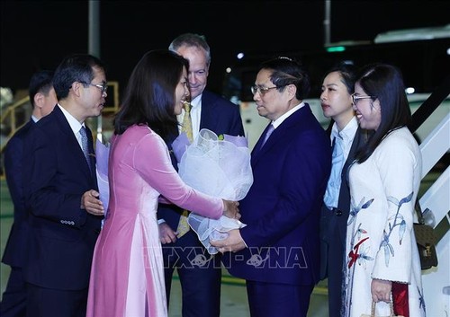 PM arrives in Melbourne for ASEAN-Australia Summit, official visit to Australia - ảnh 1