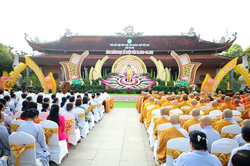 Buddha's birthday celebrated in Ho Chi Minh city, Can Tho - ảnh 3