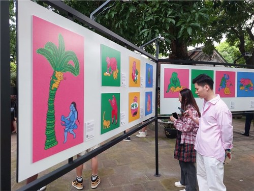 Painting exhibition “Folklore in Gen Z” offers new perspective on Vietnamese culture - ảnh 1