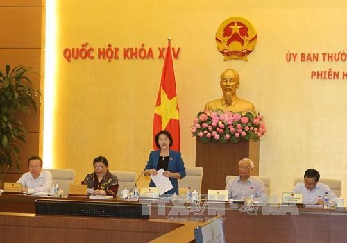 越南国会常委会讨论《技术转移法修正案（草案）》 - ảnh 1