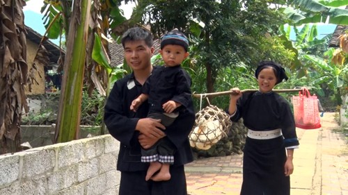 越南北部山区高平省岱依族和侬族人过七月十五及“回娘家”的习俗 - ảnh 1
