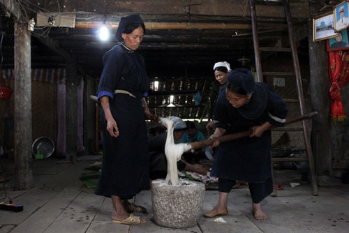 越南北部山区高平省岱依族和侬族人过七月十五及“回娘家”的习俗 - ảnh 2