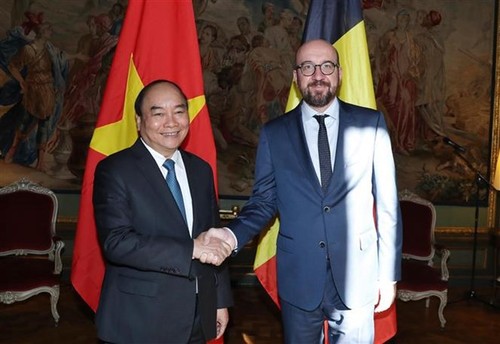 越南政府总理阮春福与比利时首相米歇尔举行会谈 - ảnh 1