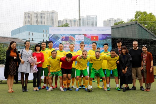 庆祝越南与澳大利亚建交45周年足球友谊赛 - ảnh 1
