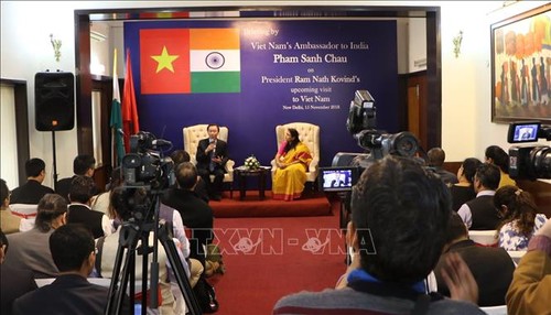 越南驻印度大使馆在印度总统对越南进行访问前夕举行记者会 - ảnh 1