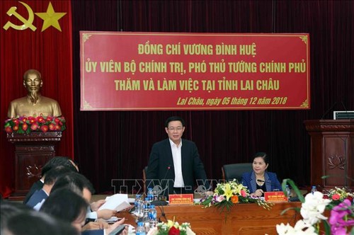 越南政府副总理王庭惠与莱州省主要领导人举行工作座谈 - ảnh 1