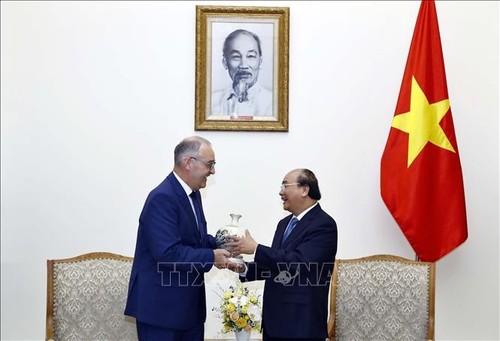 越南一向重视巩固和加强与瑞士的传统友好合作关系 - ảnh 1