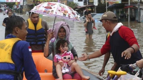 印度尼西亚应用干预气象技术以预防洪水 - ảnh 1