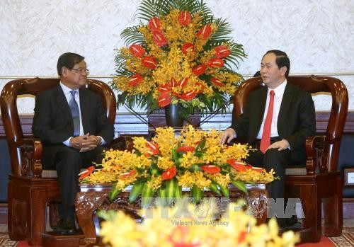 ประธานประเทศเวียดนามให้การต้อนรับรองนายกรัฐมนตรีกัมพูชา - ảnh 1