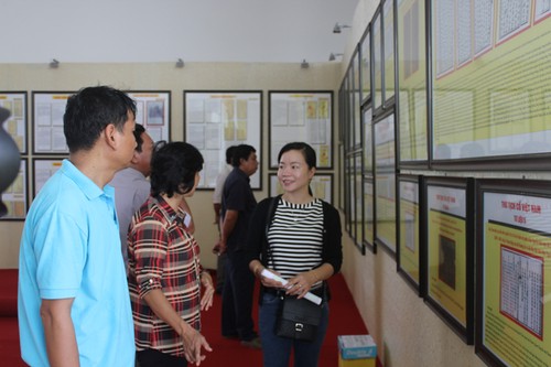 งานนิทรรศการแผนที่และเอกสาร หว่างซา เจื่องซา ของเวียดนาม       - ảnh 1