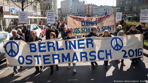 В Германии прошла крупномасштабная демонстрация против войны - ảnh 1