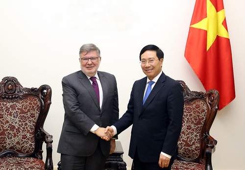 Вьетнам и Франция активизируют сотрудничество в области развития инфраструктуры и транспорта - ảnh 1
