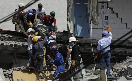 Количество жертв в результате землетрясения в Мексике возросло - ảnh 1