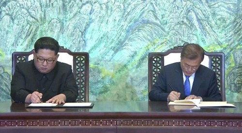 Лидеры Республики Корея и КНДР сделали совместное заявление по итогам межкорейского саммита - ảnh 1