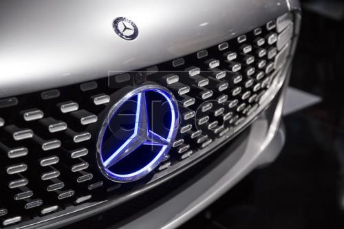 ФРГ потребовала от «Daimler» выяснить дело о манипуляциях с показателям системы выбросов - ảnh 1