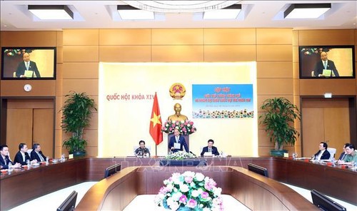 Премьер-министр Вьетнама надеется, что молодые депутаты парламента внесут максимальный вклад в развитие страны - ảnh 1
