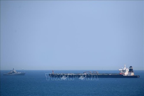 Иран потребовал от Великобритании освободить задержанный нефтяной танкер на Гибралтаре - ảnh 1