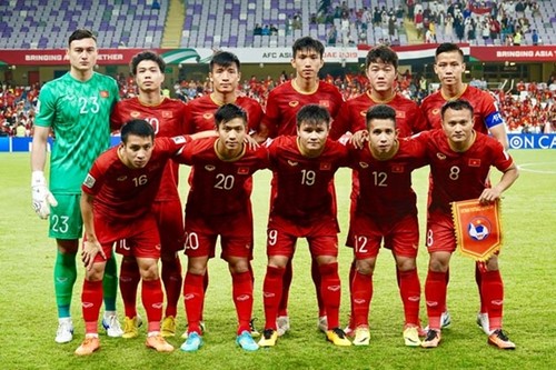 Радио «Голос Вьетнама» будет транслировать все отборочные матчи Чемпионата мира по футболу 2022 года с участие сборной страны  - ảnh 1