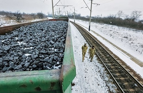 Украина введет спецпошлину на импорт угля из России - ảnh 1