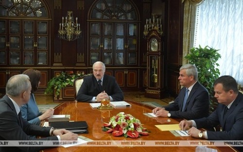 Президент Лукашенко распустил правительство Беларуси - ảnh 1