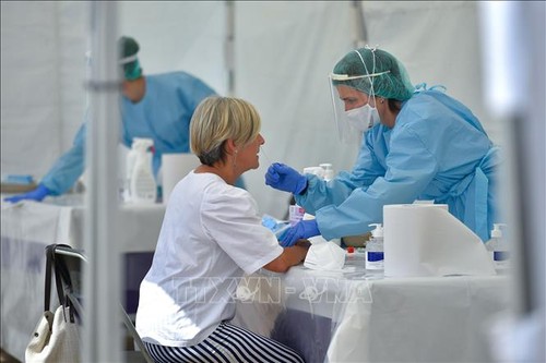 Ситуация с COVID-19 в мире: В Европе были ужесточены меры по борьбе с эпидемией  - ảnh 1