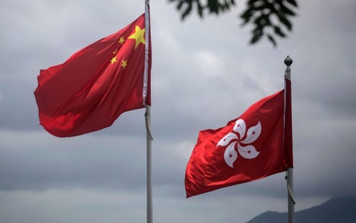 Китай и США возобновили спор из-за ограничения дипломатической деятельности в Гонконге (Китай) - ảnh 1
