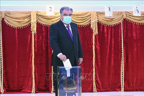 Президент Таджикистана переизбран на пятый срок - ảnh 1