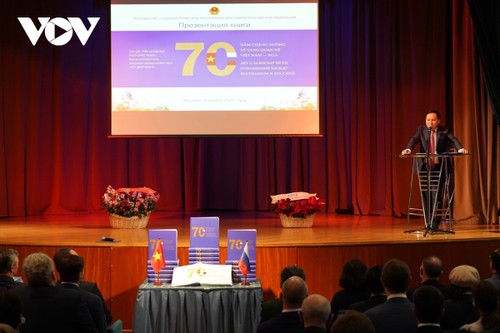 В Москве прошла презентация книги «70 лет славному пути отношений между Вьетнамом и РФ»  - ảnh 1