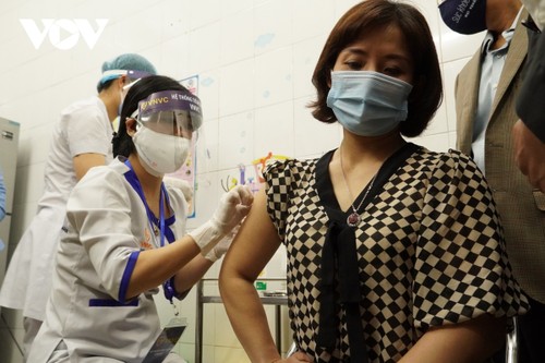 В провинции Хайзыонг более 200 человек были привиты вакциной от коронавируса - ảnh 1