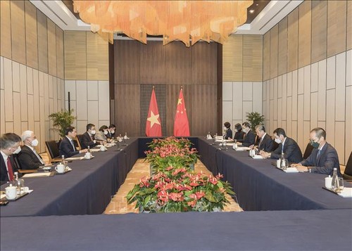 Вьетнам и Китай продолжают применять меры по активизации отношений всеобъемлющего стратегического партнерства  - ảnh 1