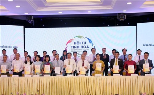 Прошел форум по развитию и объединению туризма Ханоя – Хошимина и северной части Центрального Вьетнама  - ảnh 1