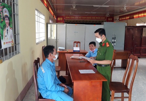 Лейтенант Чинь Хыу Де - представитель молодёжи сил общественной безопасности провинции Камау - ảnh 1