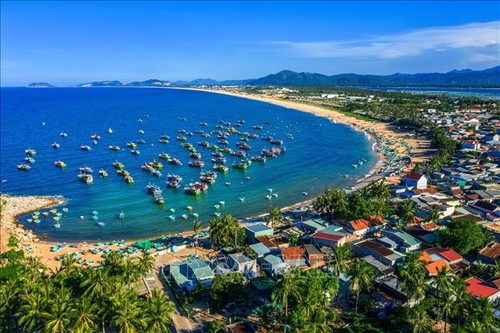 Морская экономика имеет важное значение для развития и процветания северной и приморской частей Центрального региона Вьетнама - ảnh 2
