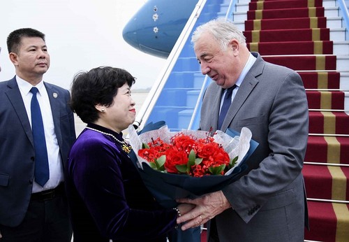 Председатель Сената Франции начал официальный визит во Вьетнам - ảnh 1