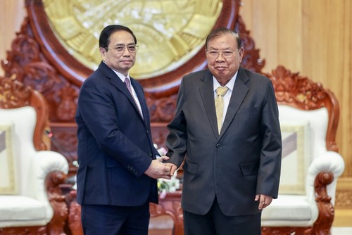 Неустанное укрепление великой дружбы, особой солидарности и всестороннего сотрудничества между Вьетнамом и Лаосом - ảnh 1