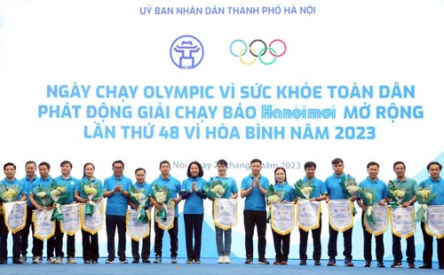 Во Вьетнаме прошел Олимпийский день бега  - ảnh 1