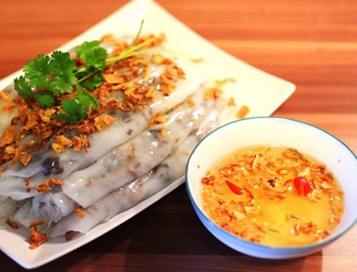 Вьетнамские паровые блинчики бань-куон стали одним из вкуснейших блюд мира в 2023 году  - ảnh 1