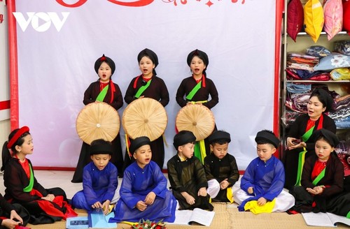 Клуб маленьких талантов народного пения Куанхо в провинции Бакнинь - ảnh 3
