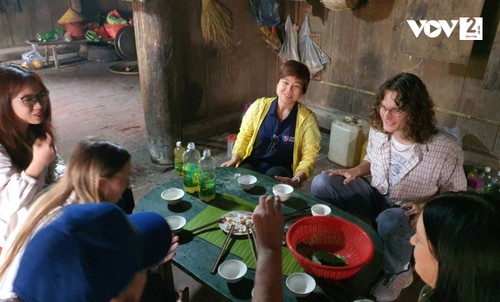 Г-жа Динь Тхи Хао, и превращение бедной деревни в туристическое место - ảnh 1