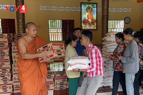 Кхмерский монах Тхать Да Ра поствящает всю свою жизнь  религии и обществу - ảnh 2
