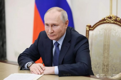 Путин поздравил жителей страны с Днем России - ảnh 1