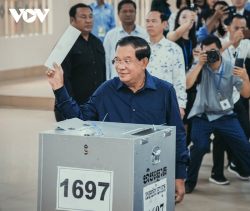 Выборы в Национальную ассамблею Камбоджи: уверенно побеждает партия премьер-министра Камбоджи Хун Сена  - ảnh 1