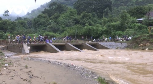 Северо-западный регион Вьетнама преодолевает ущерб из-за проливного дождя, вызвавшего наводнения и оползни - ảnh 2